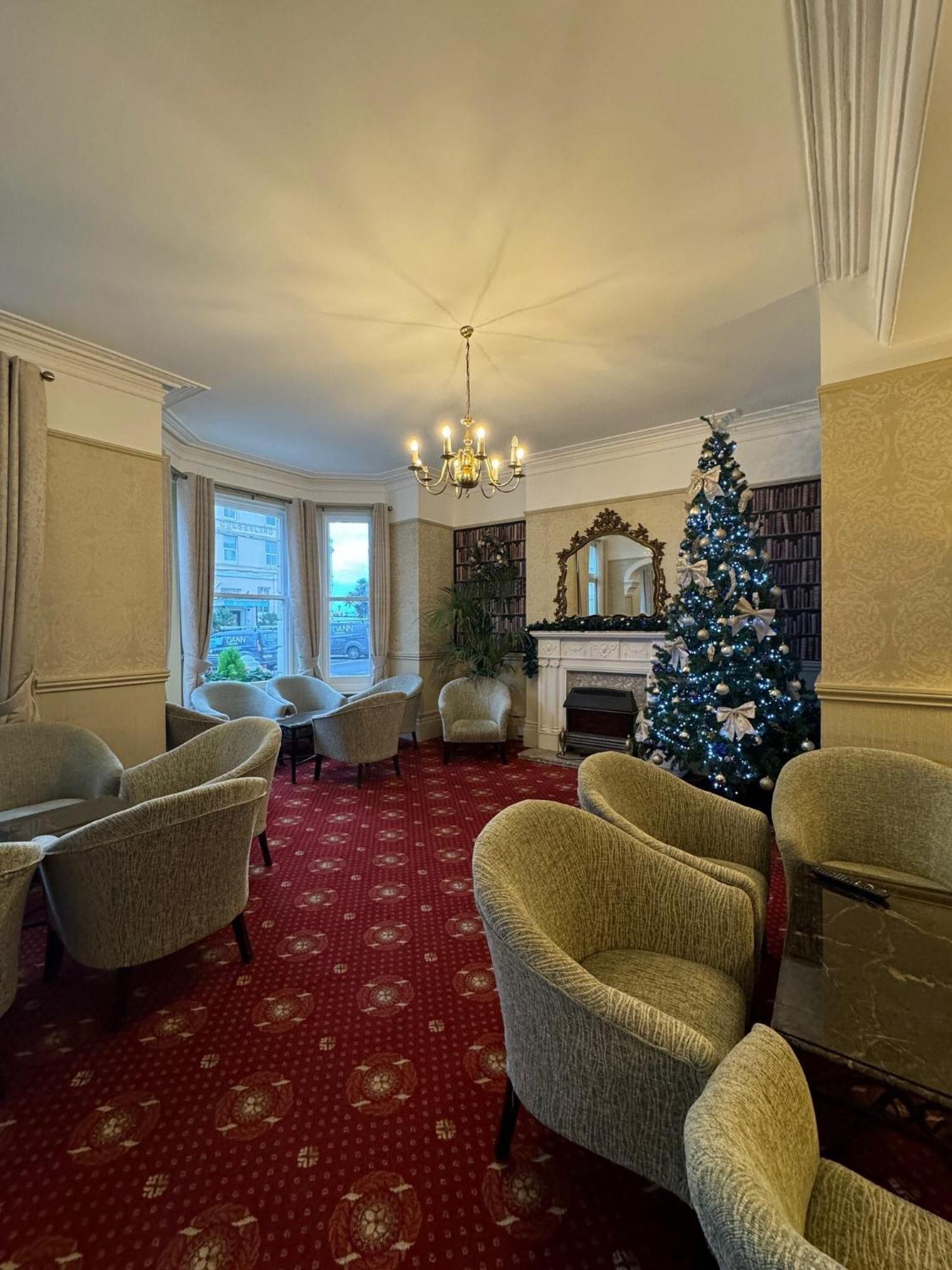Haddon Hall Hotel 이스트본 외부 사진
