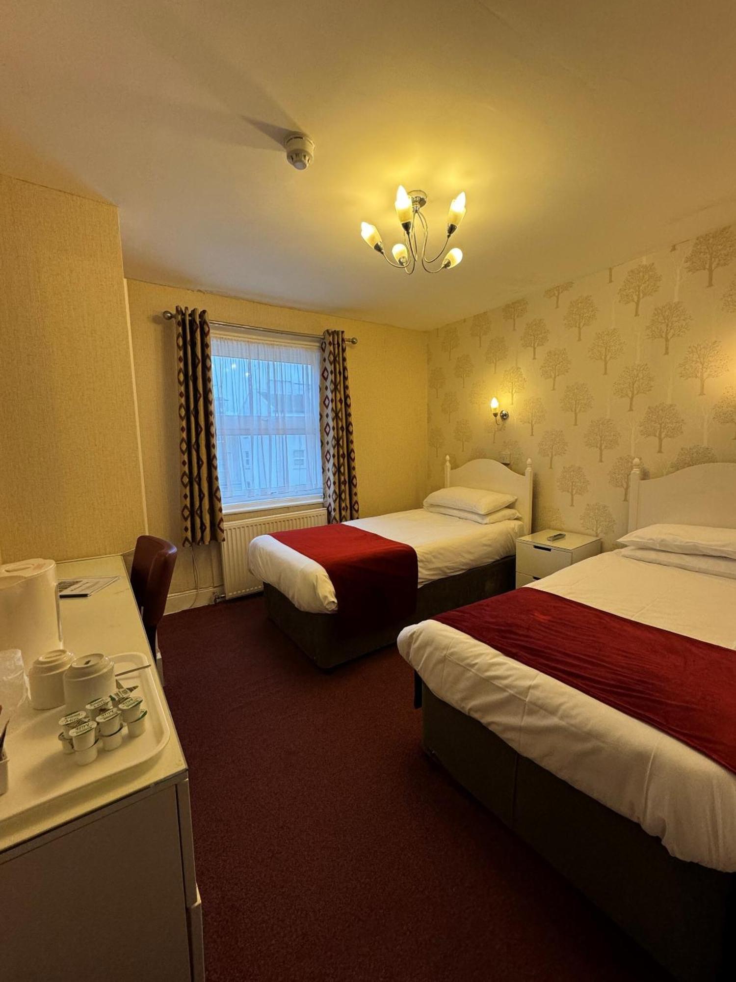 Haddon Hall Hotel 이스트본 객실 사진