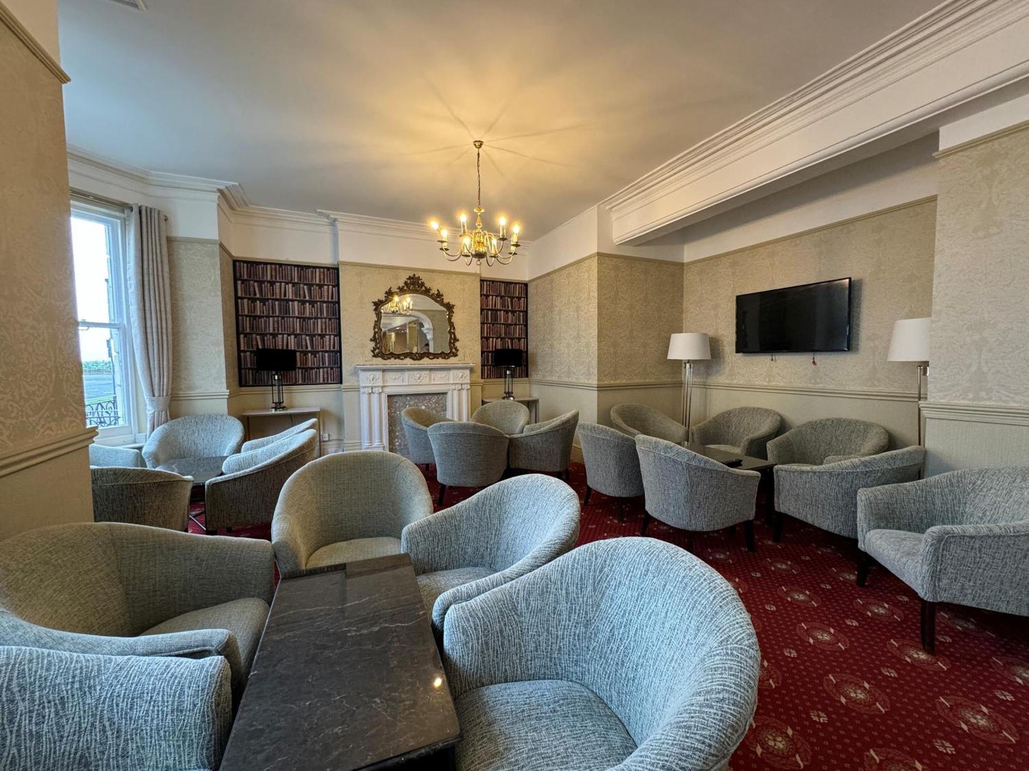 Haddon Hall Hotel 이스트본 외부 사진