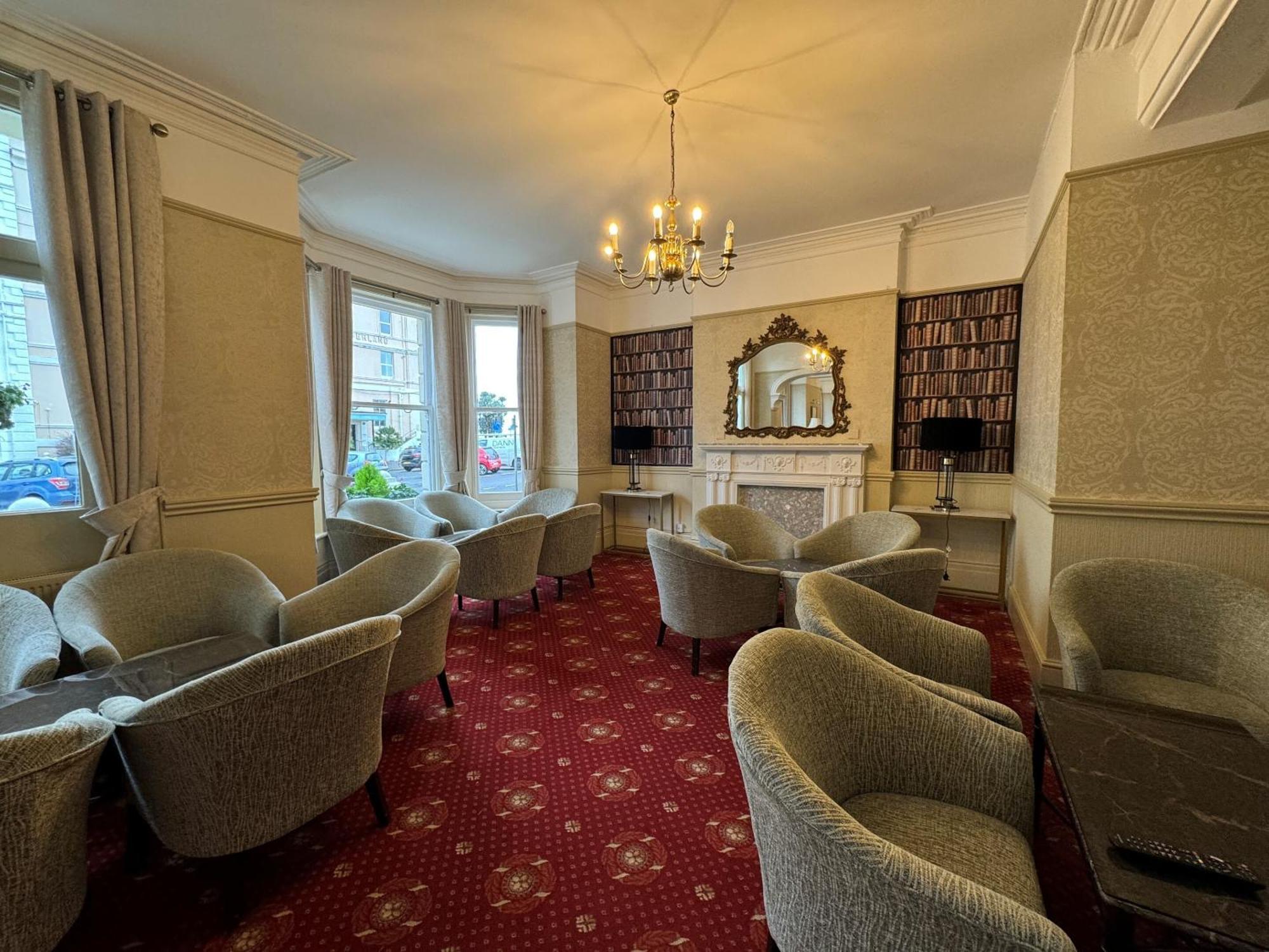 Haddon Hall Hotel 이스트본 외부 사진